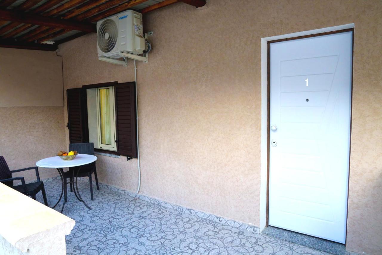 Afrodite Accomodation Тропеа Екстериор снимка