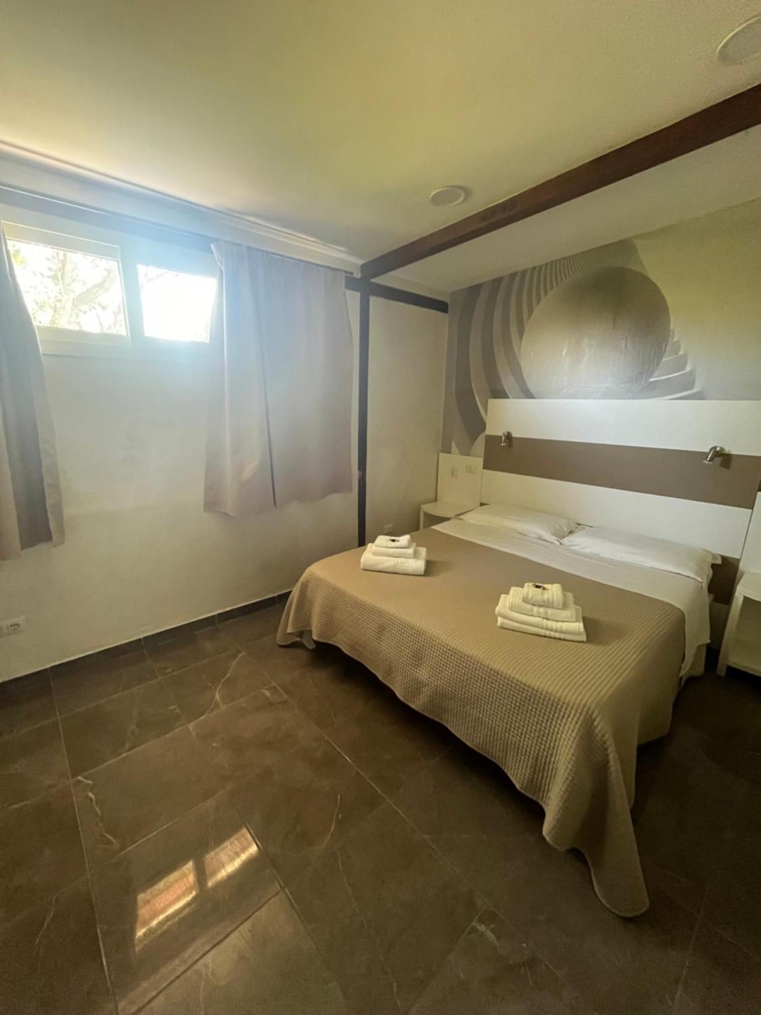 Afrodite Accomodation Тропеа Екстериор снимка