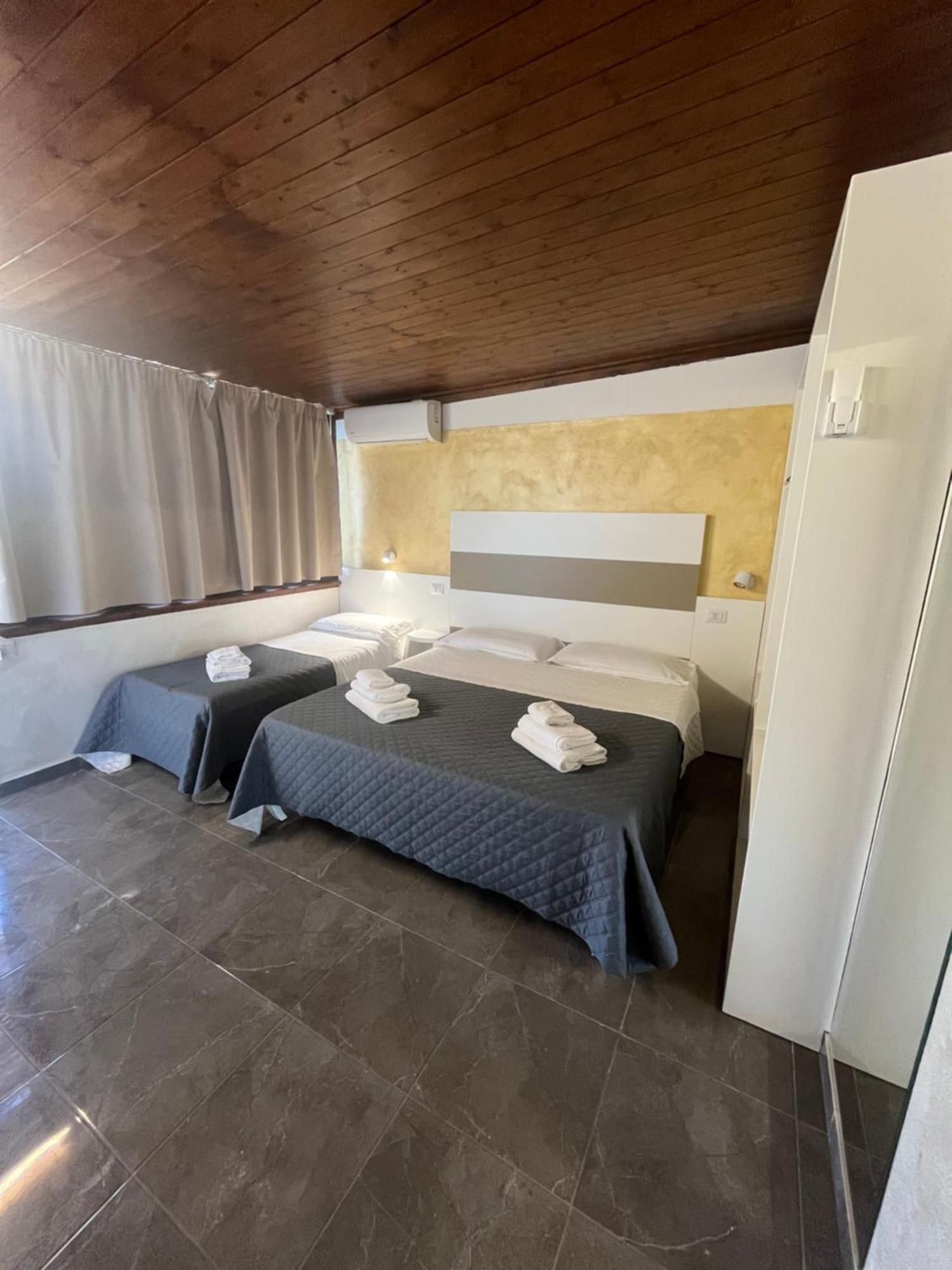 Afrodite Accomodation Тропеа Екстериор снимка